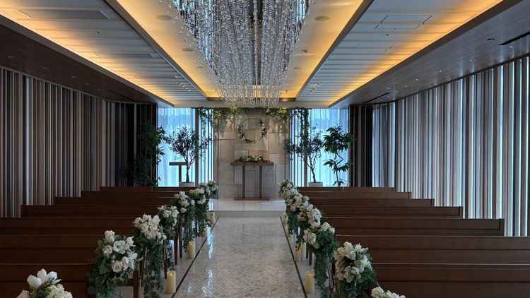 チャペル。木目調の落ち着いた雰囲気が気に入った。