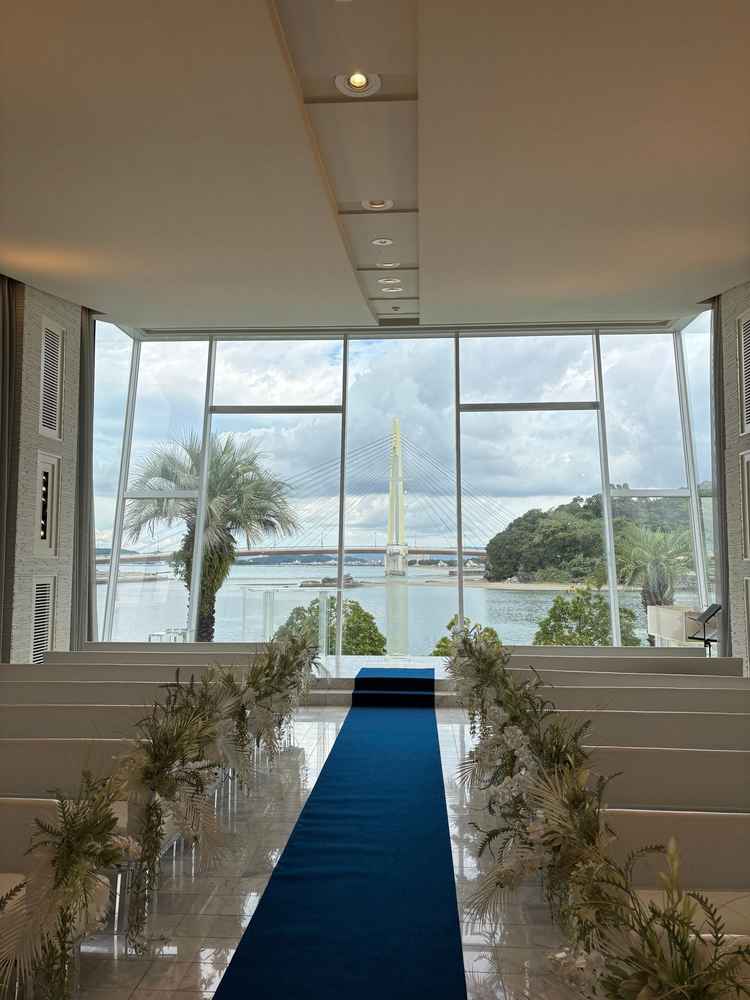 2つある邸宅のうちの1つ、ヴィクトリアハウスにあるチャペル。青い絨毯はオプションとのこと。