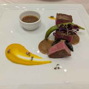 和風洋風のソースをゲストそれぞれ選べる満足度の高い料理