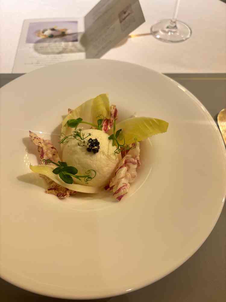 試食会での料理。食べたら幸せな気持ちになるくらいとても美味しい。高いコース内に入っているメニュー。