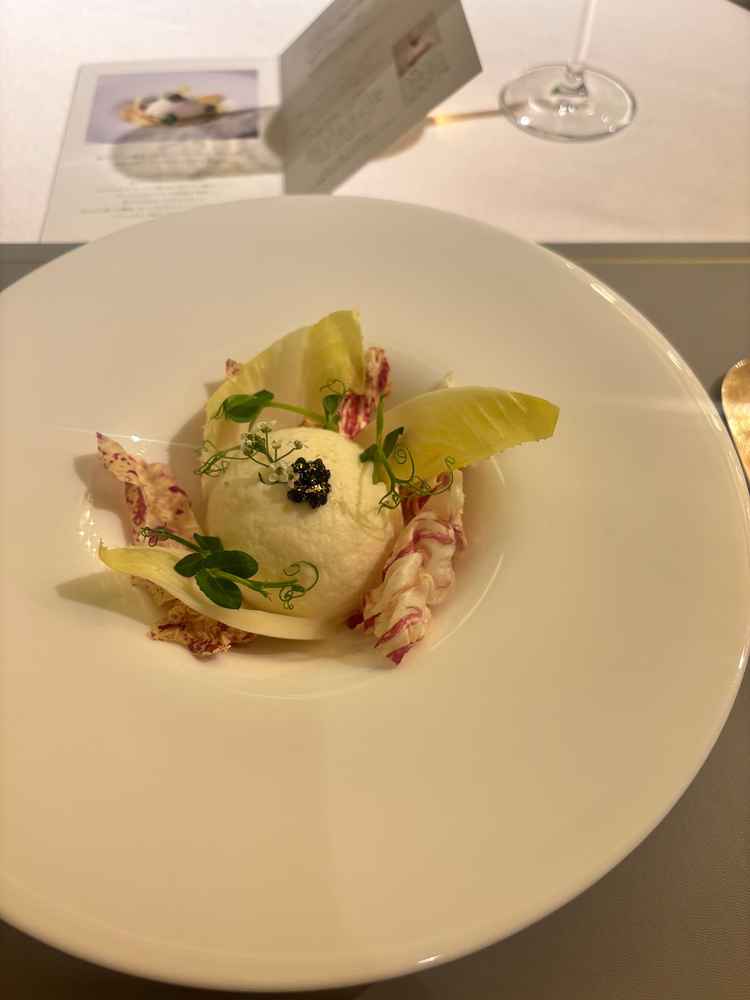 試食会での料理。食べたら幸せな気持ちになるくらいとても美味しい。高いコース内に入っているメニュー。