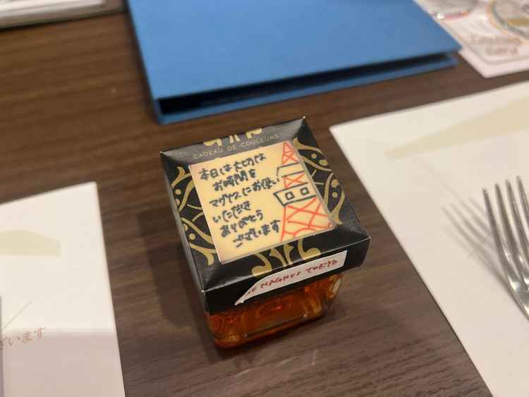 キャンドルの仕掛けにびっくり。さくらか？っていうくらいの反応をしてしまった。