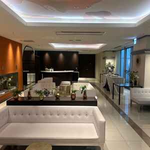 ゲストの控え室です。プリクラ機も併設されており、コミュニケーションが広がる工夫がされていました。