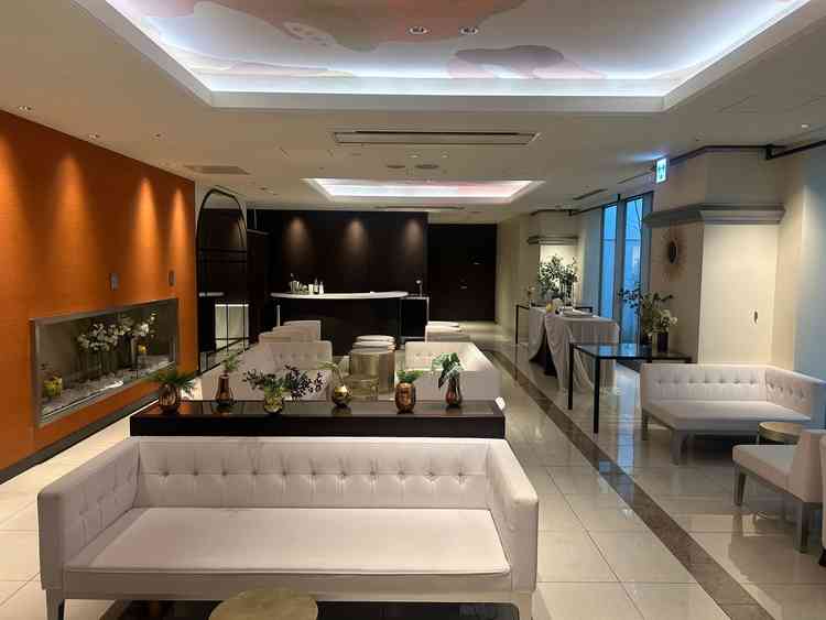 ゲストの控え室です。プリクラ機も併設されており、コミュニケーションが広がる工夫がされていました。