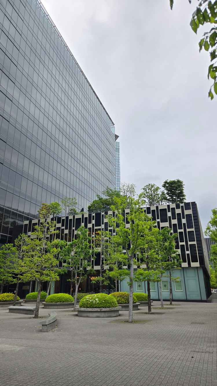 建物の外装。半独立しておりおしゃれでした。