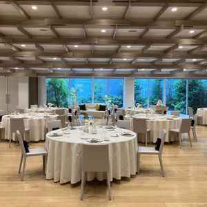 広い方のバンケットルームは天井も高く、とても開放感がありました。