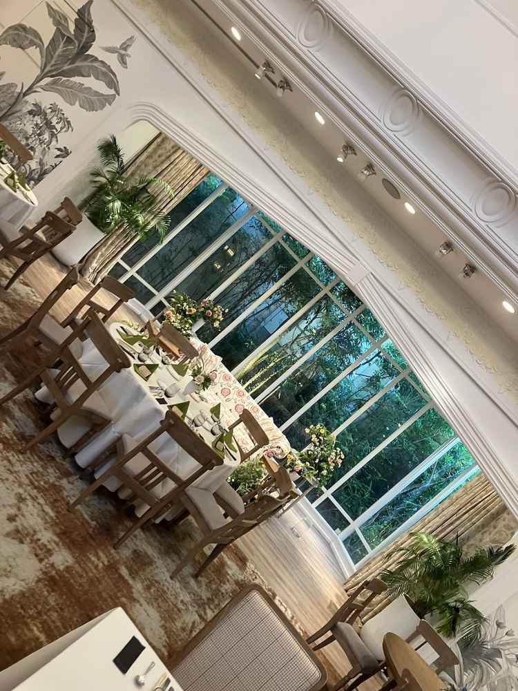 披露宴会場。ナチュラル。