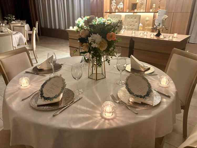 入場時のライトダウンをした状態も再現いただき、テーブルコーディネートのイメージがわきやすかったです。