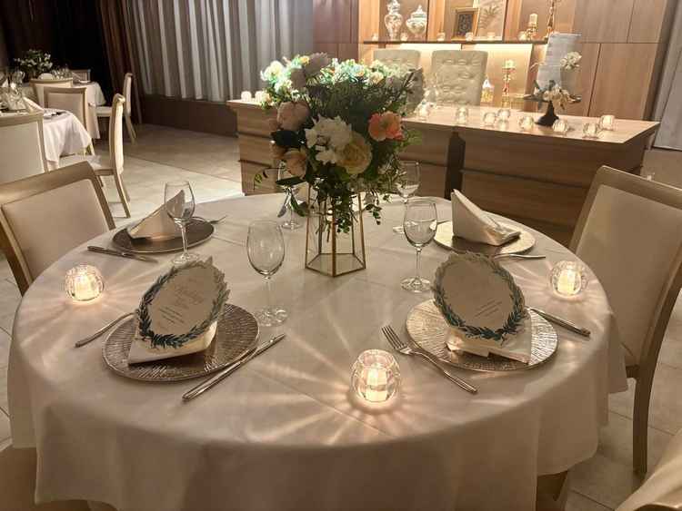入場時のライトダウンをした状態も再現いただき、テーブルコーディネートのイメージがわきやすかったです。