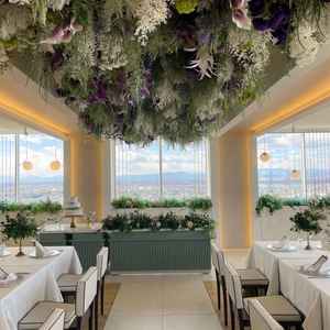 小さい方の部屋。チャペルと同じ向きで富士山が見える