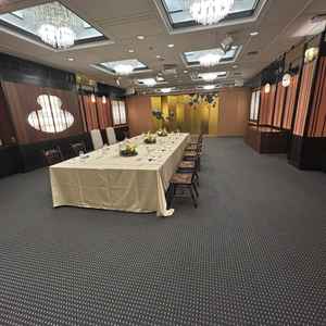 披露宴会場（40名）