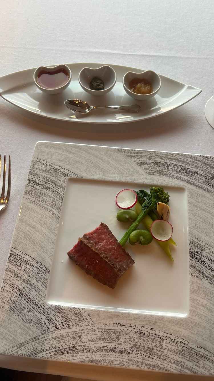 試食会の様子。ソースの種類が多かったり、当日はカービングサービスもあると伺い、楽しみになりました。