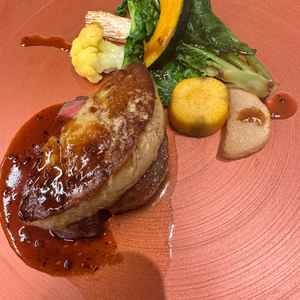 フォアグラのせのお肉です。