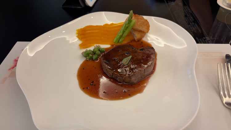 お料理もフレンチ料理すごく美味しかったです！！