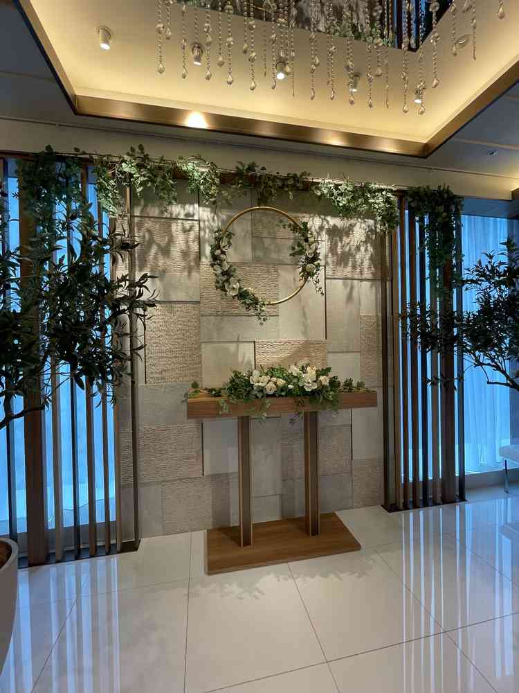 チャペルの奥。逆光にならないよう、あえて壁にしているとのことで、写真写りも良さそう。