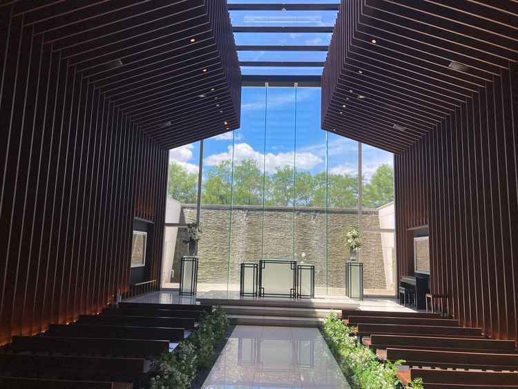 空が見えるチャペル