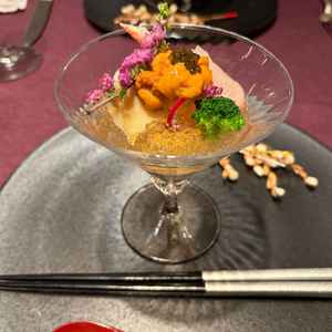 試食の前菜(海鮮とカリフラワーのムース、ジュレ)