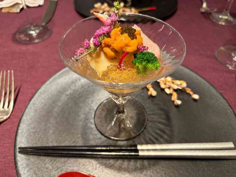 試食の前菜(海鮮とカリフラワーのムース、ジュレ)