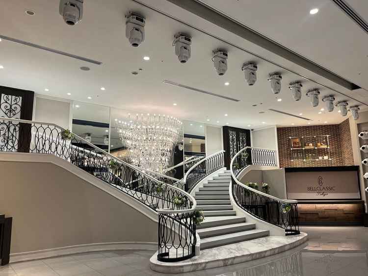 1番大きい披露宴会場です。階段からの入場が主役感を引き立てると思いました。