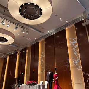 デスクではなく、説明いただか場所が実際の披露宴スタイルで当日が想像しやすかった。