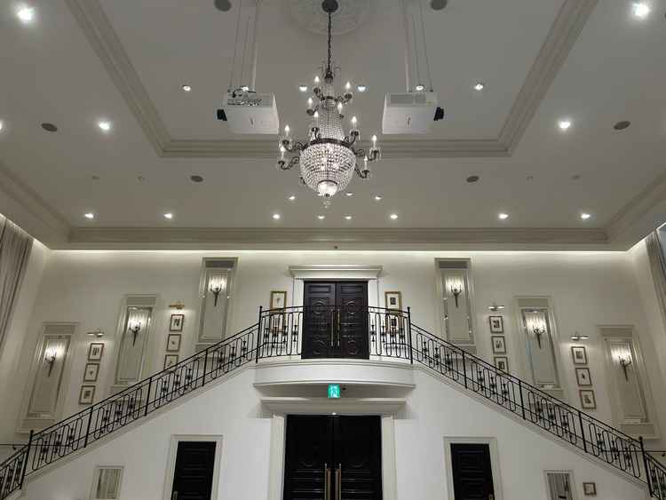 披露宴会場の大階段。