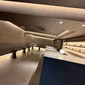 バーカウンターです。飾りつけによってガラッと雰囲気が変わりそうです。