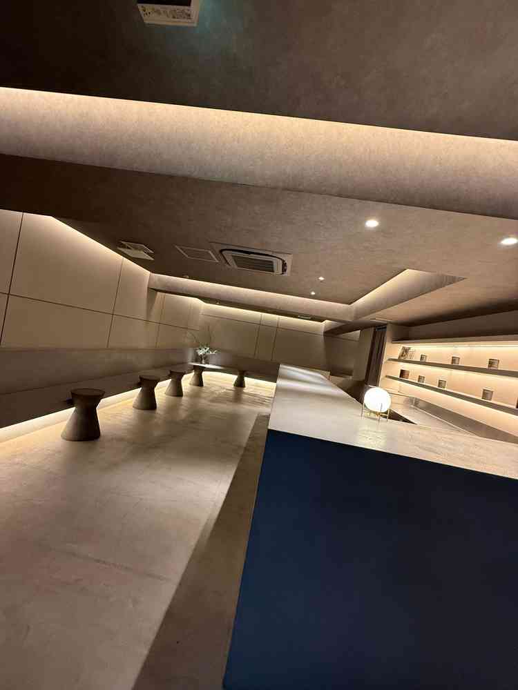 バーカウンターです。飾りつけによってガラッと雰囲気が変わりそうです。