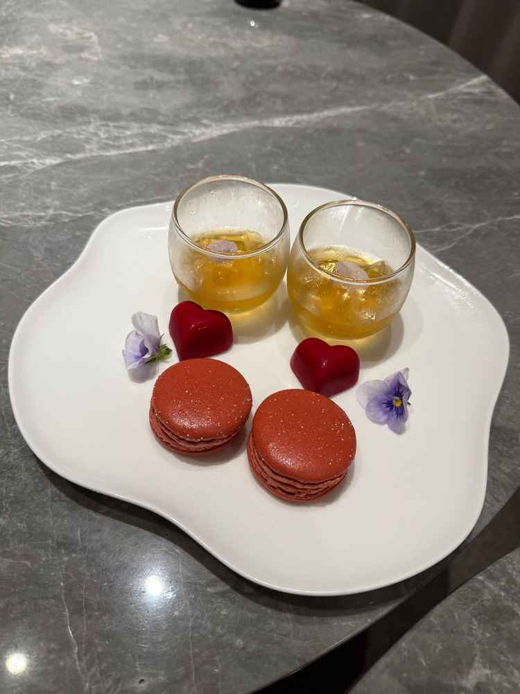 フェア参加特典です。マカロンもチョコレートも美味しかったです。