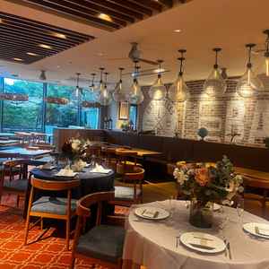 披露宴会場。自由度が高く、カジュアルな印象。 