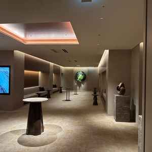 待合。デザインはもちろん、どのフロアも贅沢に空間が使われていました