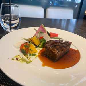 試食会で頂いたプレート。トリュフソースが掛かっていた。、