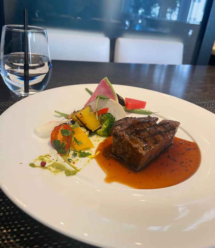 試食会で頂いたプレート。トリュフソースが掛かっていた。、