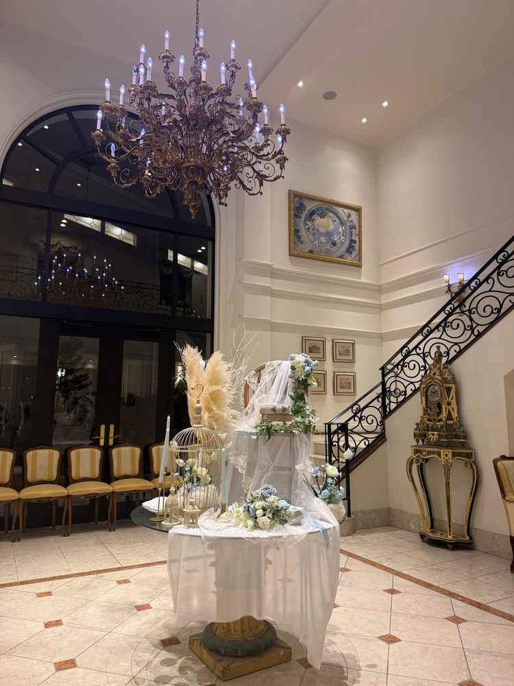 ロビーの写真です。飾りが常設されているとのことで、内容は定期的に変更されるそうです。