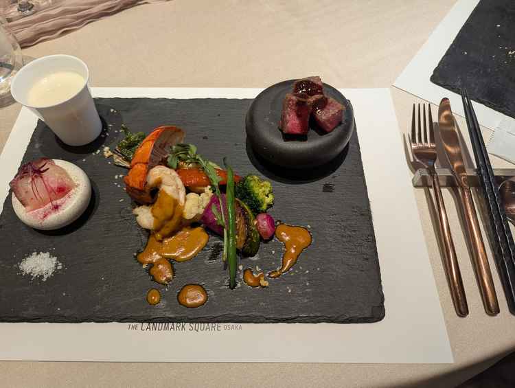 関西の食材をふんだんに使いシェフのこだわりを感じることができます。