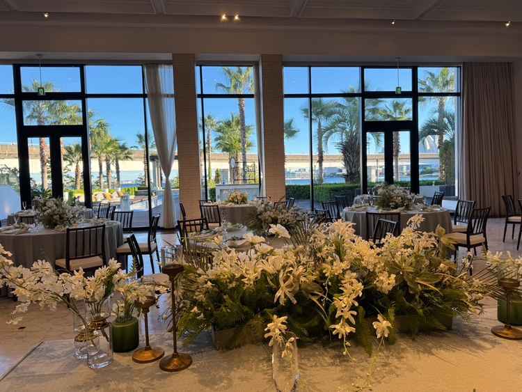 カーテンを開いた先には待っているリゾート。