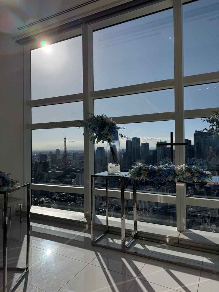 正面の窓からは、東京タワーの全貌が見えていました。