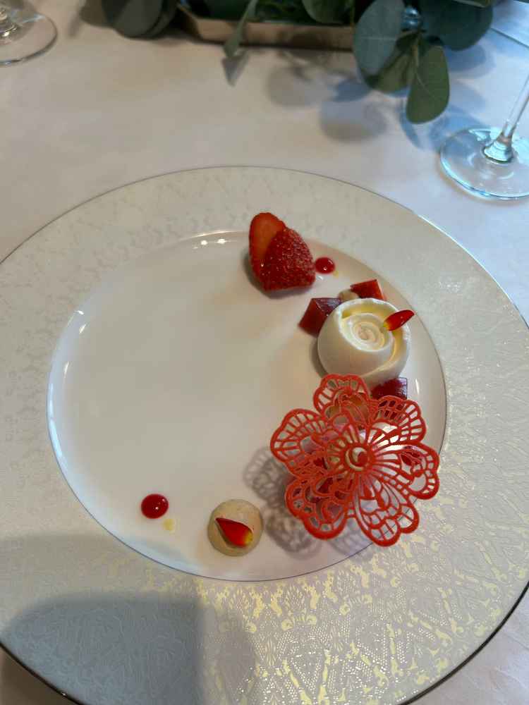 試食会のデザート。味だけでなく、視覚的にも美しい盛り合わせが素敵でした。