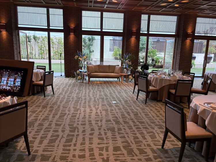 披露宴会場　新郎新婦席