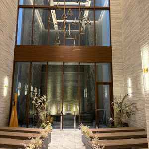 滝が印象的でした。コンパクトでゲストとの距離が近くていいなと思いました。