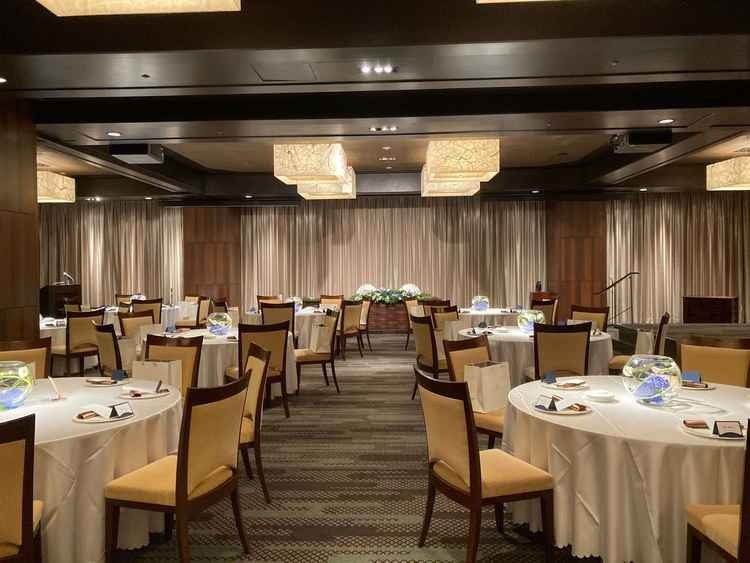 披露宴会場カーテン閉めたバージョン