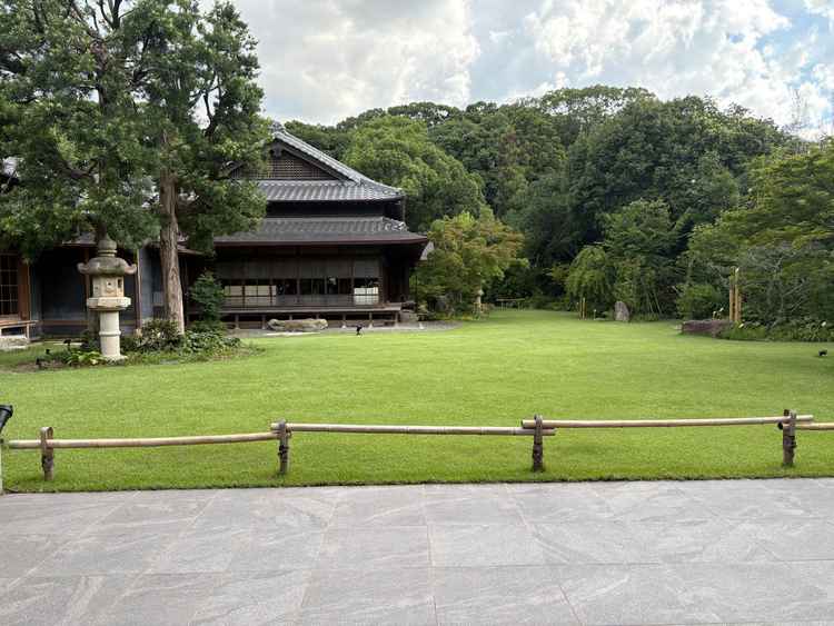 季節によって木々や芝生の色も変わるとのことで、季節毎の風景を楽しめるのもとても魅力的だと思いました。