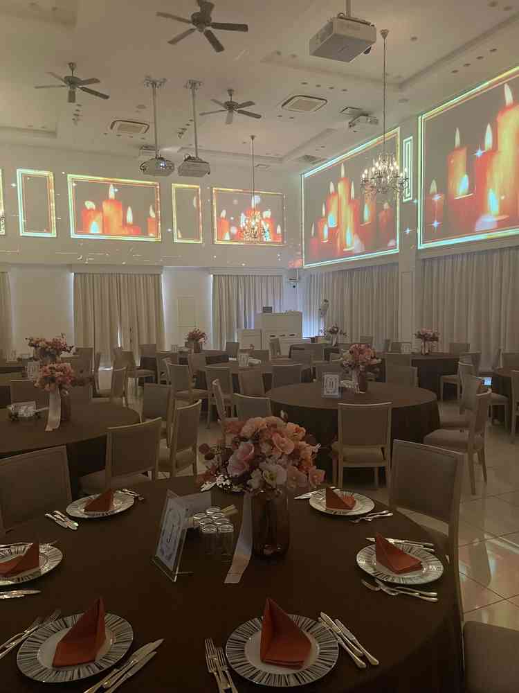 プロジェクションマッピングの種類も豊富で最近導入されたマッピングの映像がとても素敵でした！