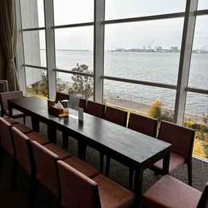 親族控室です。控室からも神戸の景色を楽しめるのでとても素敵でした。