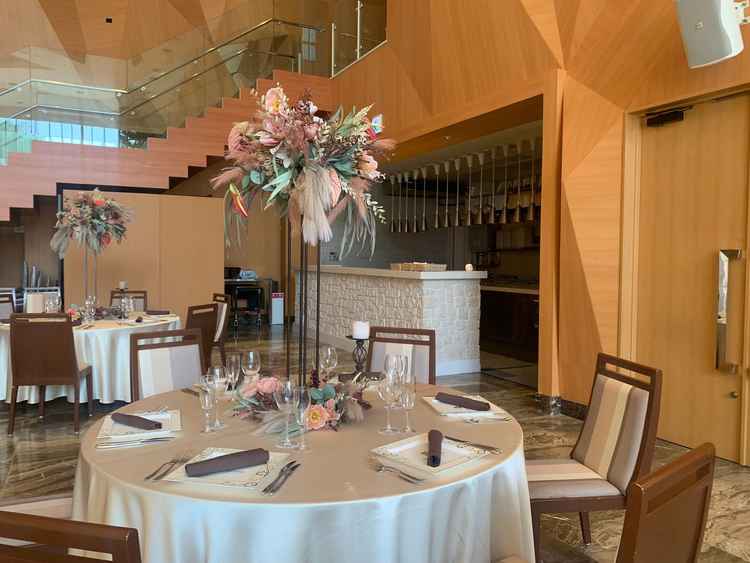 大人数収容の披露宴会場