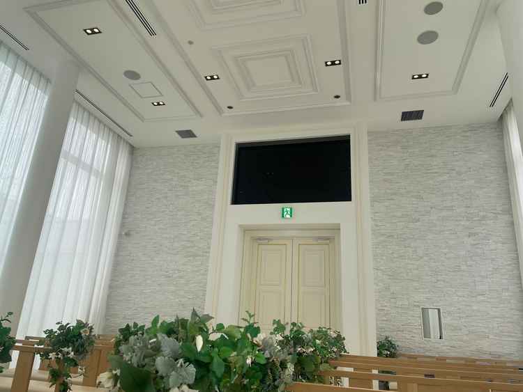 チャペルの後ろにモニターがあり入場前に流すことも可能とのこと。