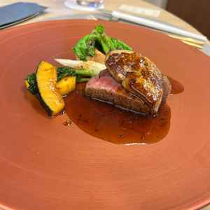 甲殻類アレルギーに対応していただき、肉料理でした。