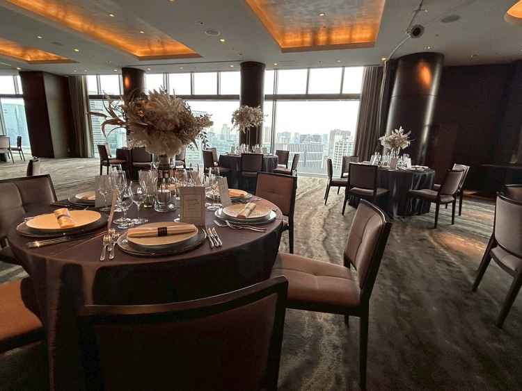 昼夜問わず眺望がよく、ゆとりある空間とシックな雰囲気が素敵でした。