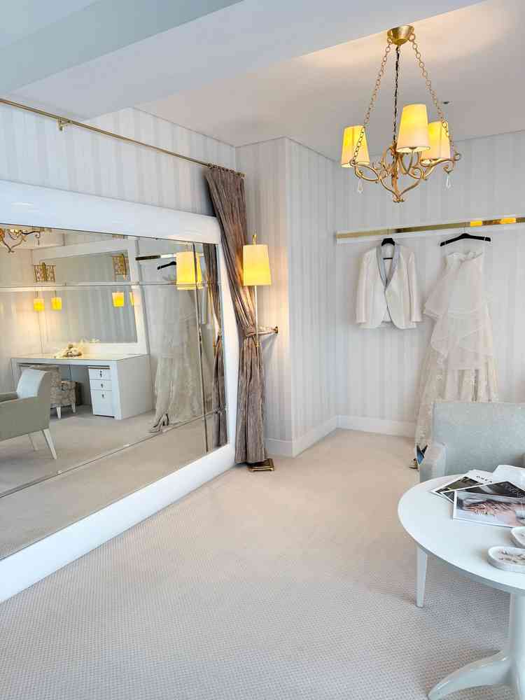 ホテルスイートルームのフィッティングルーム