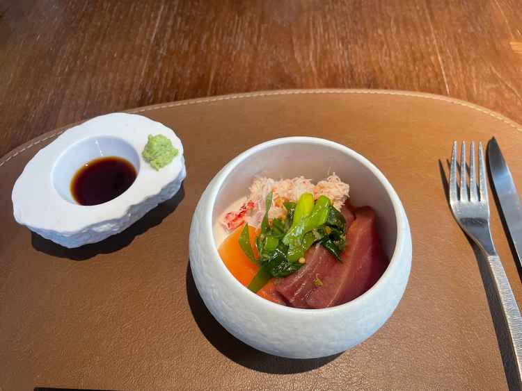 試食(寿司が好きだと事前アンケートに書いたらサプライズの前菜)