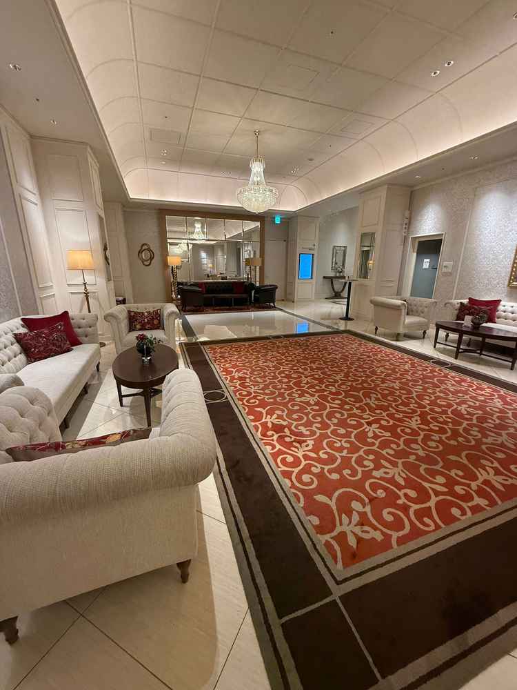 新郎新婦各々の家族待機部屋があり、待合スペースに鏡が多いので身だしなみも整えやすく開放感もありました